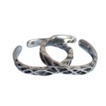 Oxidised Silver-Toned Knotted Toe Rings